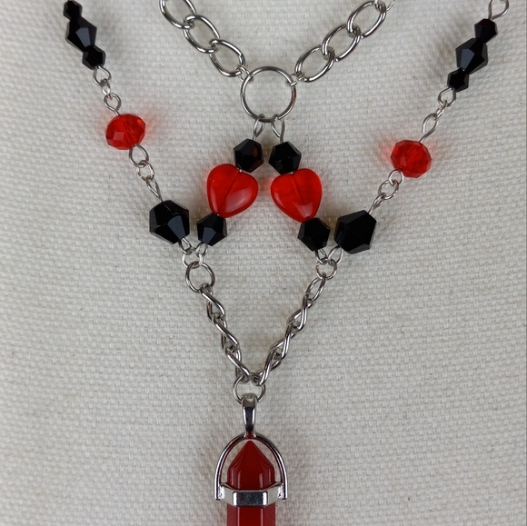 Red & black goth fairycore style beaded necklace - Picture 3 of 5